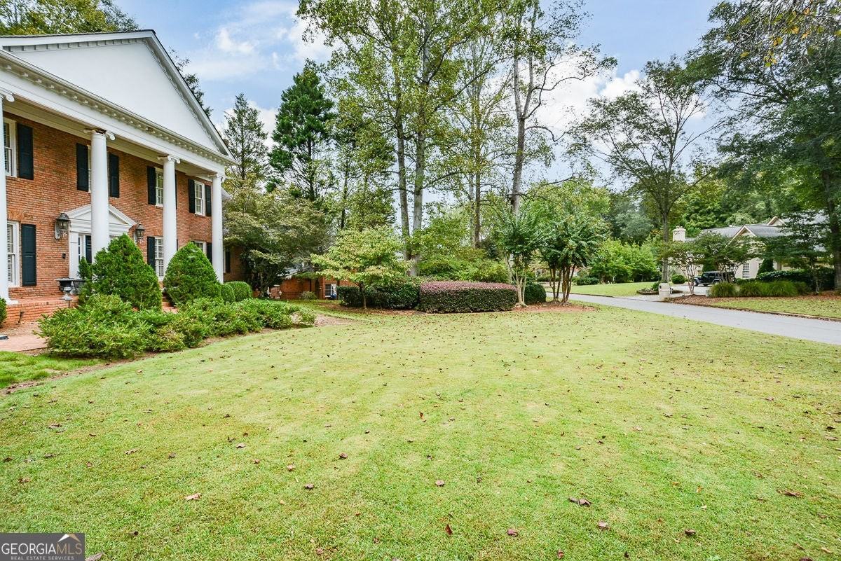1640 Lazy River Ln - Photo 5 of 50