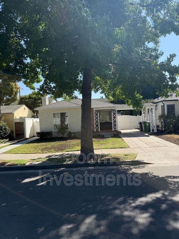 2523 S Bentley Ave - Photo 2 of 25