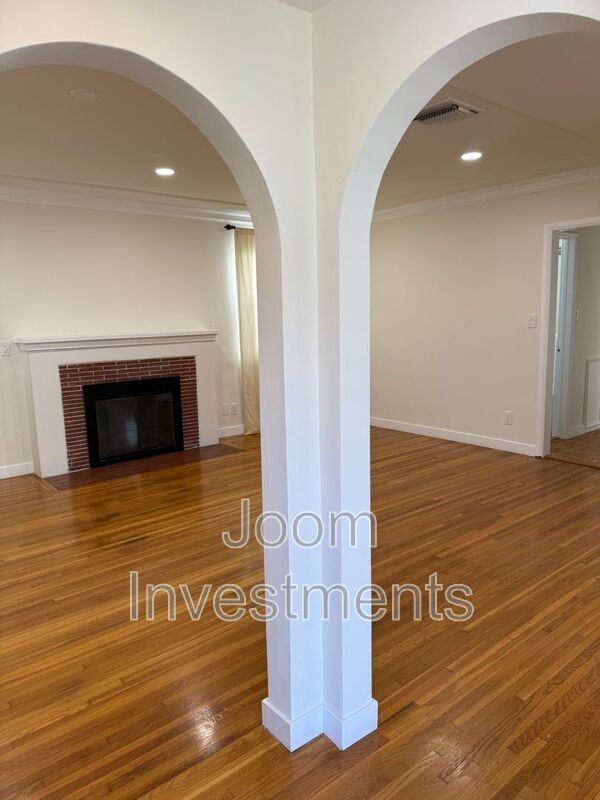 2523 S Bentley Ave - Photo 4 of 25