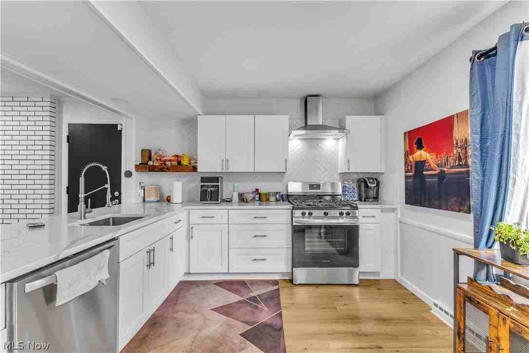 607 Castle Blvd - Photo 4 of 46