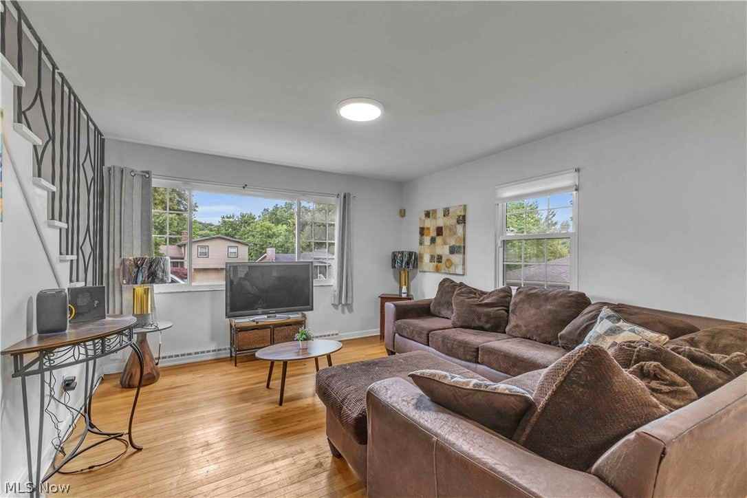 607 Castle Blvd - Photo 6 of 46