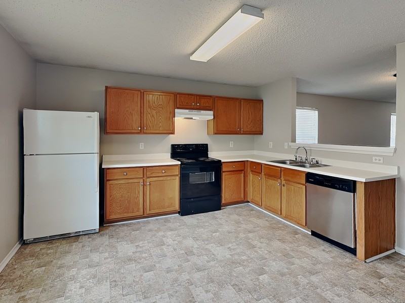 5709 Addington Dr - Photo 5 of 17