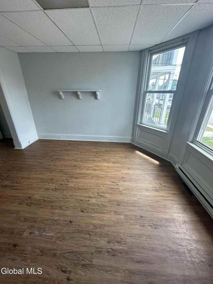 1213 State St - Photo 2 of 8