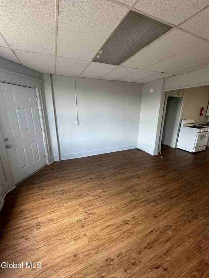 1213 State St - Photo 3 of 8