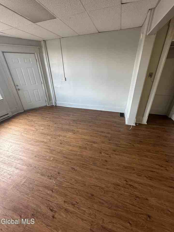 1213 State St - Photo 4 of 8