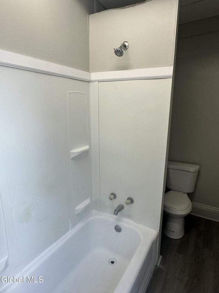1213 State St - Photo 7 of 8