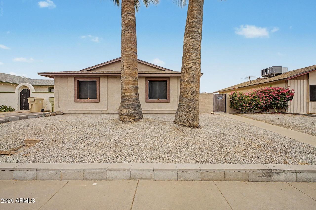 5232 W Mauna Loa Ln - Photo 4 of 23