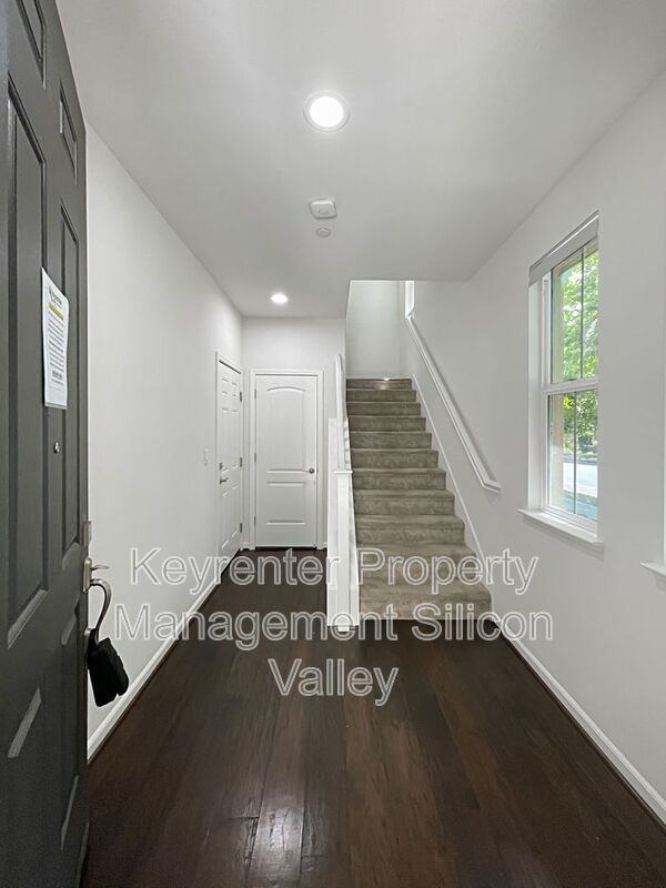 638 Cedarville Ln - Photo 2 of 28