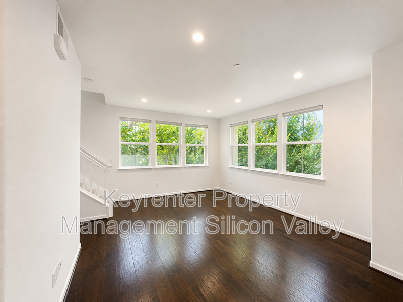 638 Cedarville Ln - Photo 3 of 28