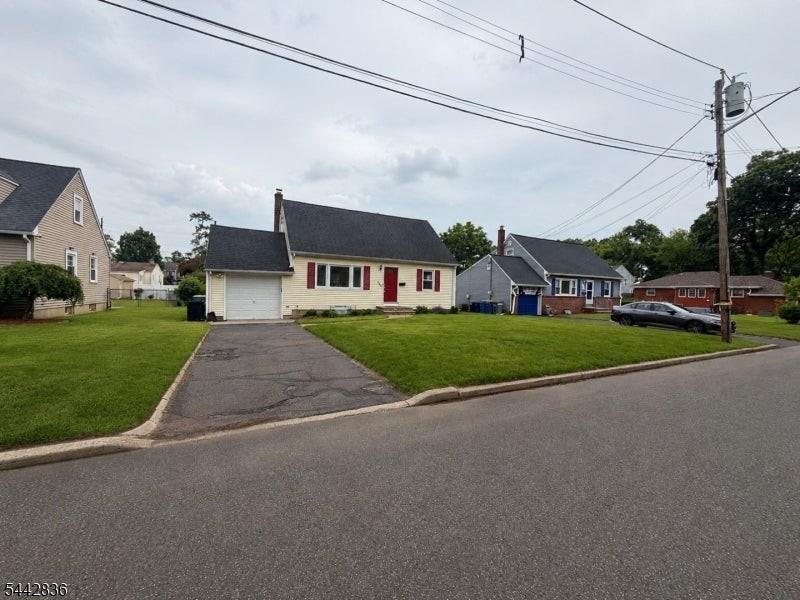 585 Mountainview Dr - Photo 2 of 36