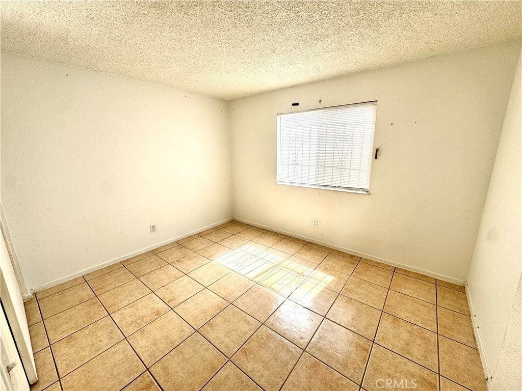 26148 Cypress St - Photo 4 of 8