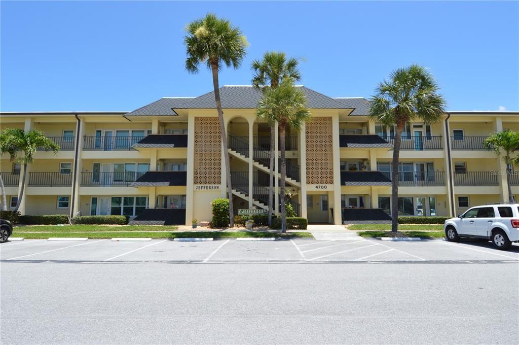 4700 Cove Cir ##107