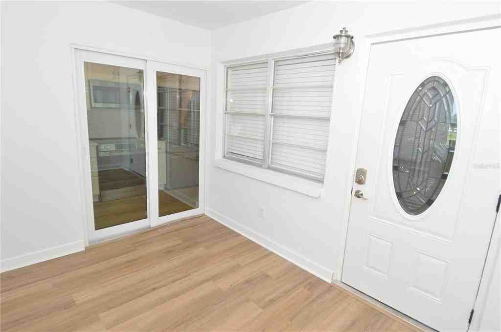 4700 Cove Cir ##107 - Photo 4 of 50