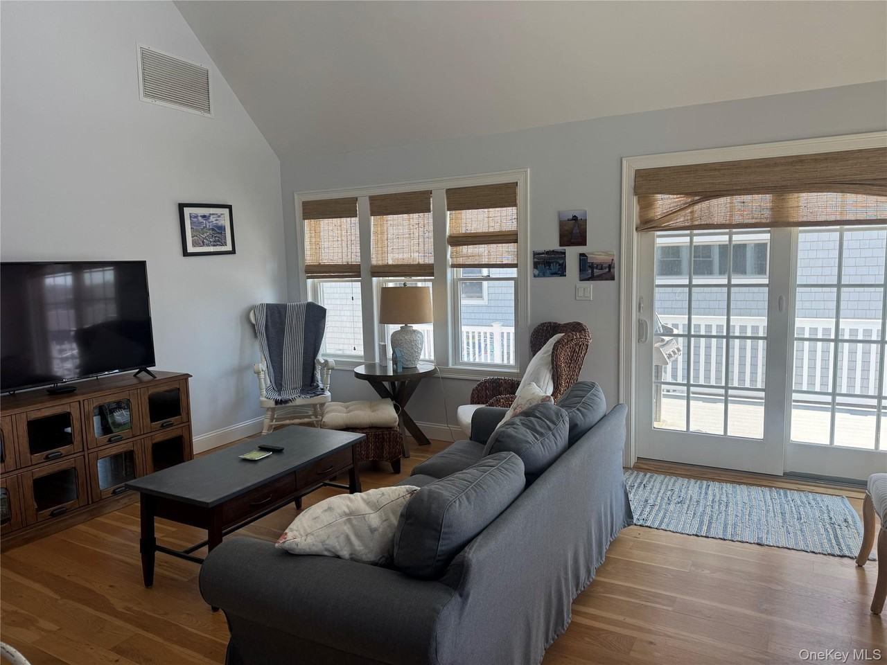 84 Maryland Ave - Photo 3 of 21