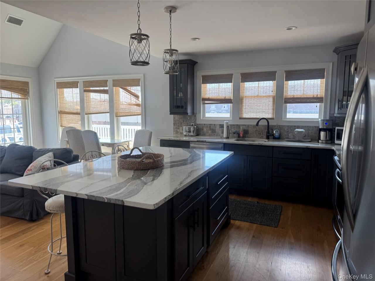 84 Maryland Ave - Photo 7 of 21