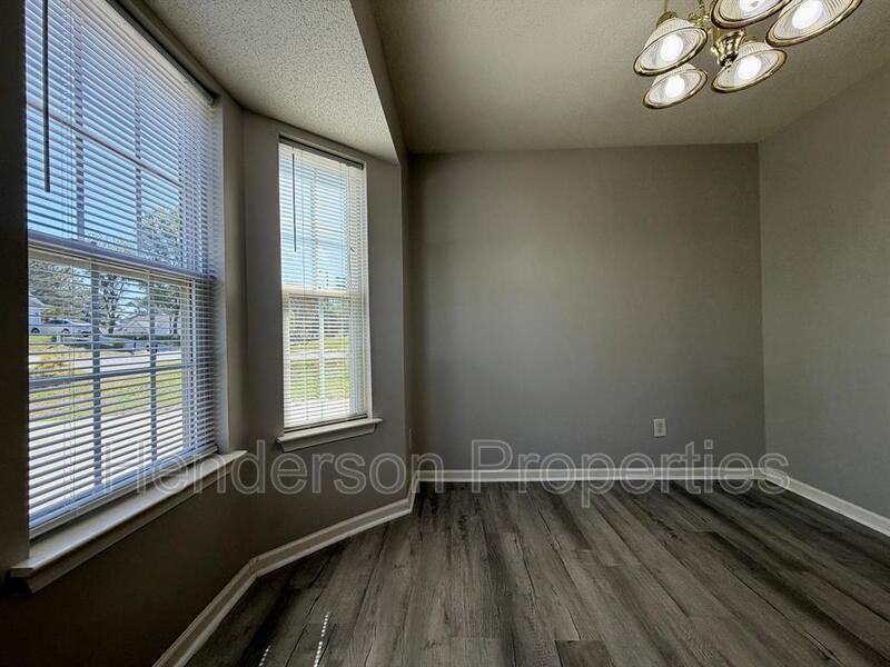 1848 Duke Adam St - Photo 5 of 20