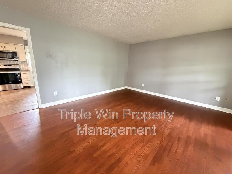2050 Foggy Bottom Dr - Photo 3 of 32