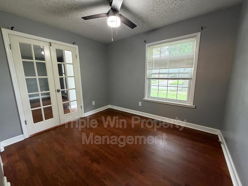 2050 Foggy Bottom Dr - Photo 5 of 32