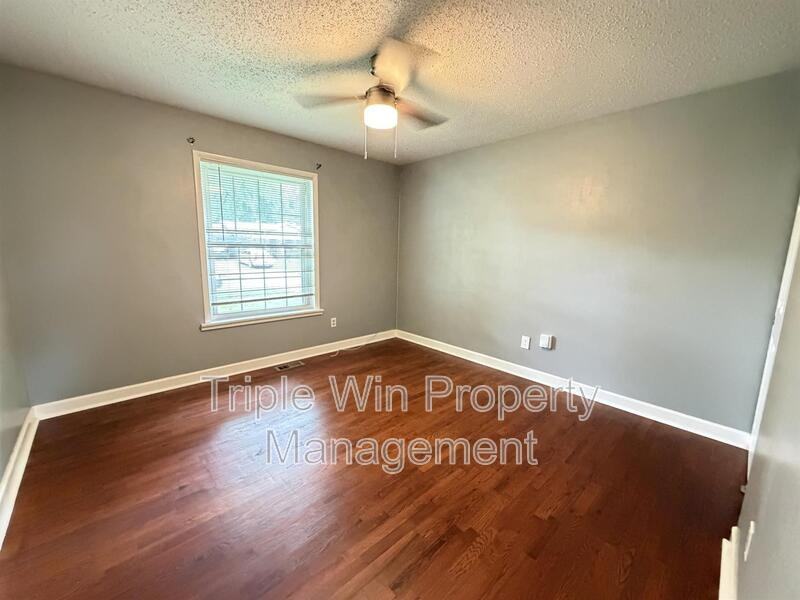 2050 Foggy Bottom Dr - Photo 7 of 32