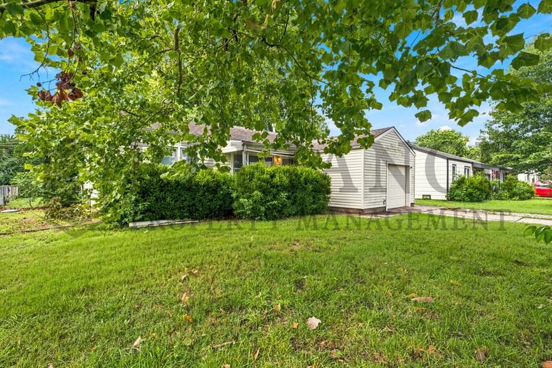 1401 W Calvert St - Photo 2 of 37
