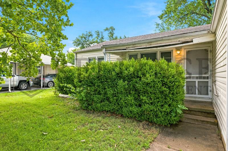 1401 W Calvert St - Photo 4 of 37
