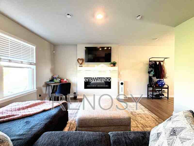 5532 144th St - Photo 7 of 18