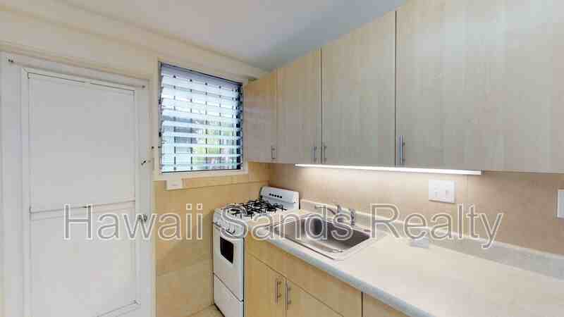 720 Birch St #D - Photo 4 of 19