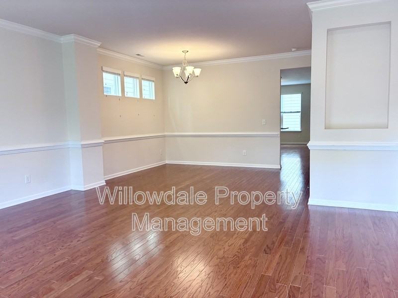 507 Evening Star Dr - Photo 3 of 26