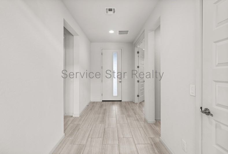 3407 E Louise Dr - Photo 4 of 37