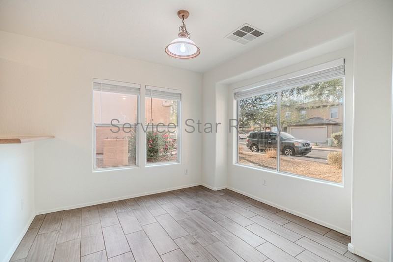 25235 W La Mont Ave - Photo 4 of 26