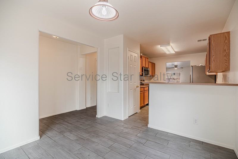 25235 W La Mont Ave - Photo 5 of 26