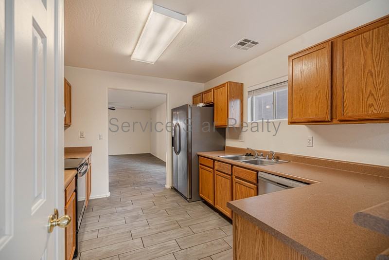 25235 W La Mont Ave - Photo 6 of 26