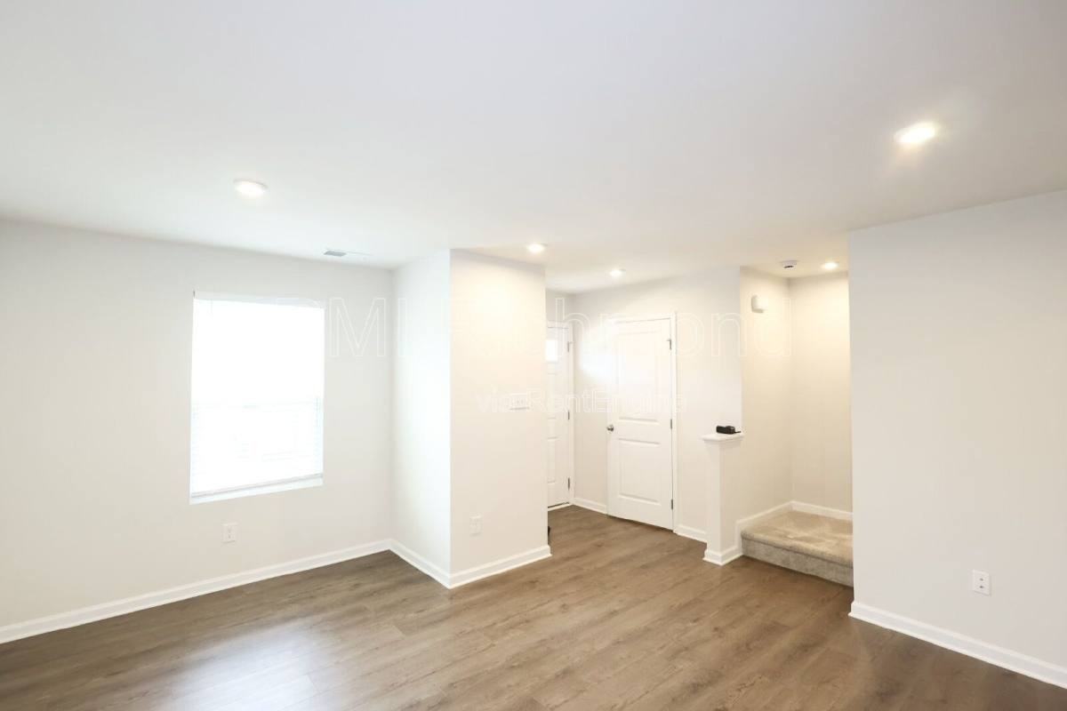 1240 Canterbury Ridge Rd - Photo 6 of 10