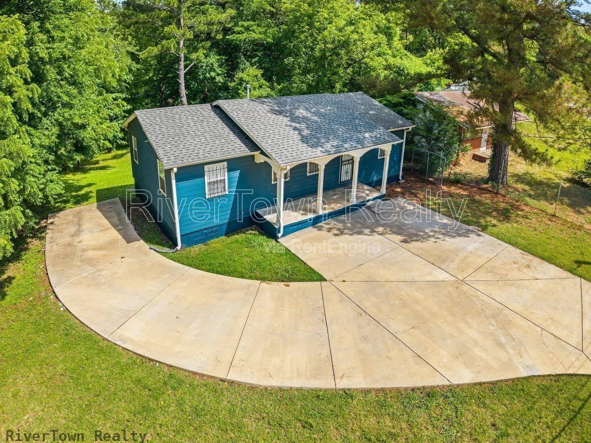 1204 Margaret Rd - Photo 3 of 10