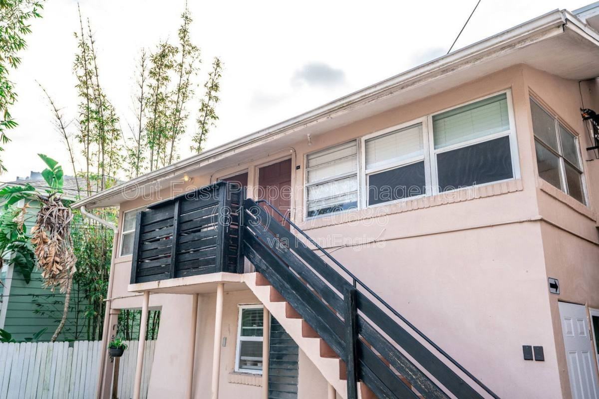 541 2nd St N - Photo 3 of 10