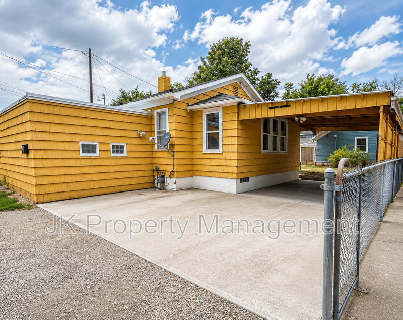 816 2nd Ave Sw - Photo 2 of 7