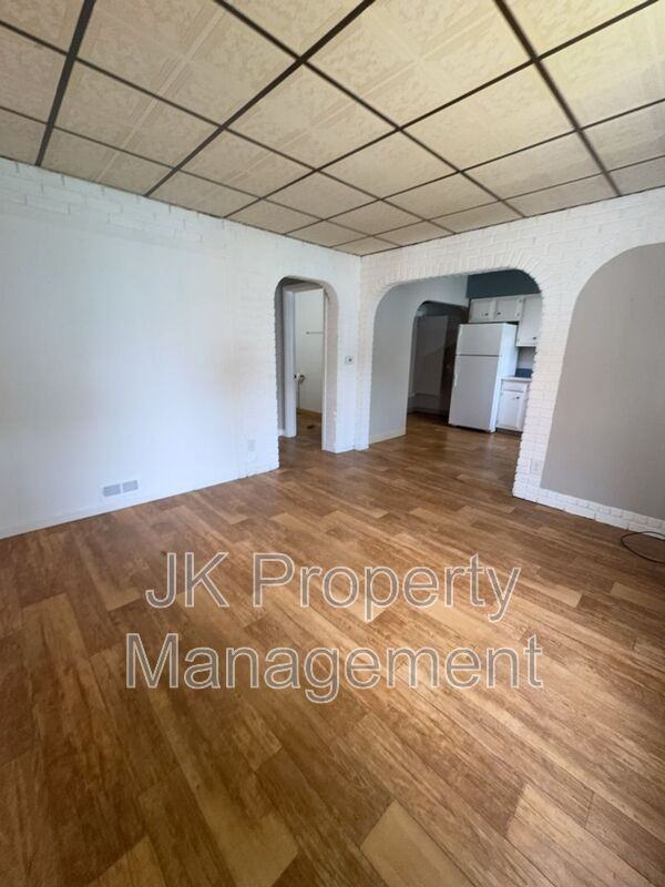 816 2nd Ave Sw - Photo 6 of 7