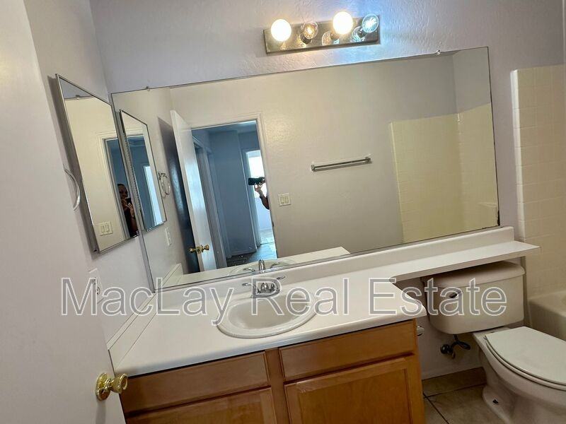 5216 W Albeniz Pl - Photo 7 of 15