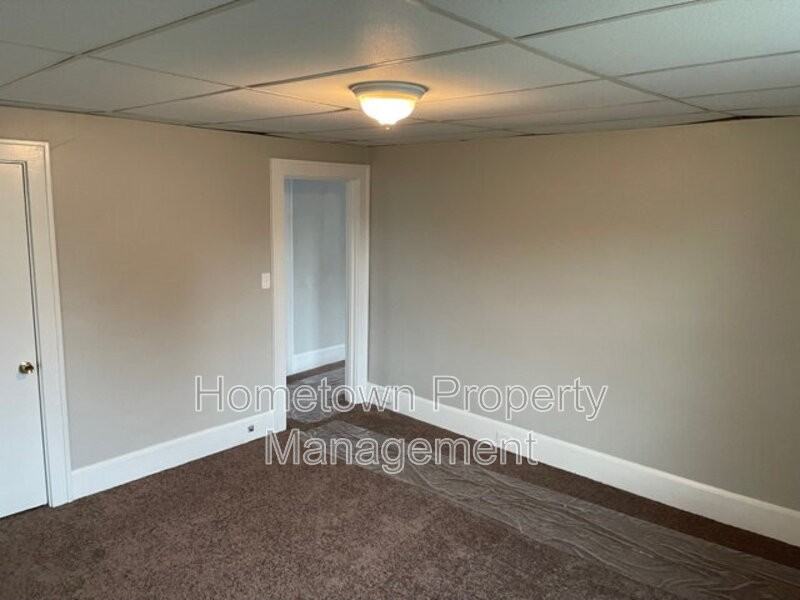 3829 Derry St 2nd Fl - Photo 3 of 10