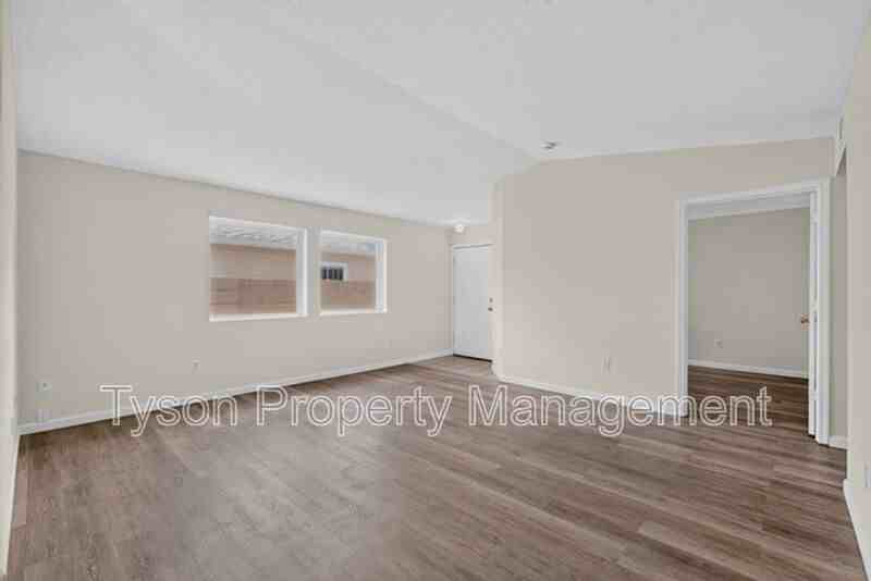 328 Escena St Se - Photo 6 of 35