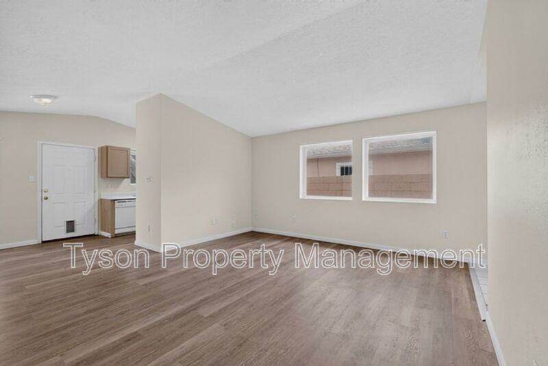 328 Escena St Se - Photo 7 of 35