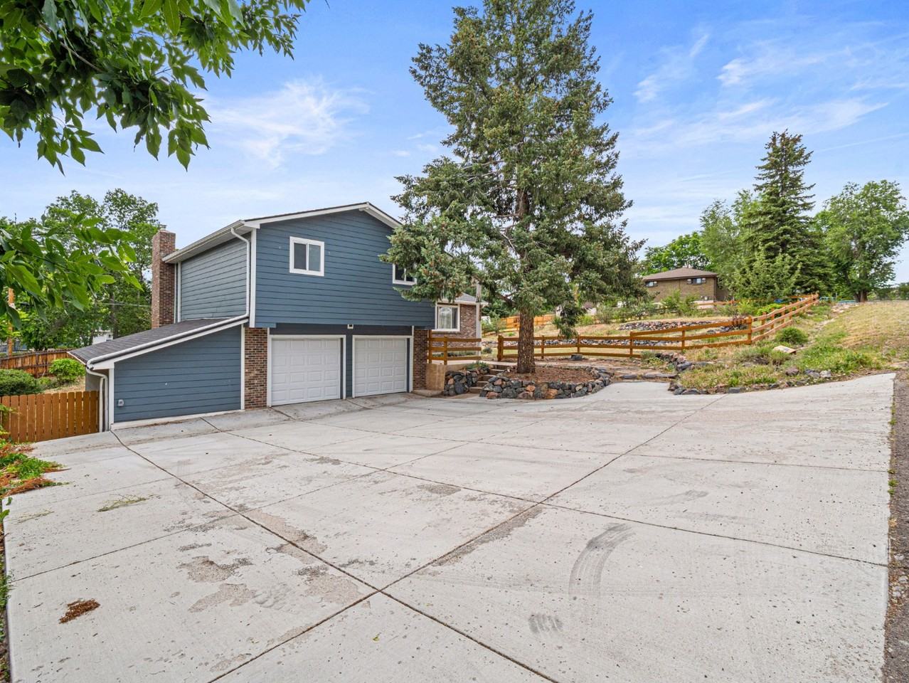 8822 S Balsam St - Photo 3 of 35