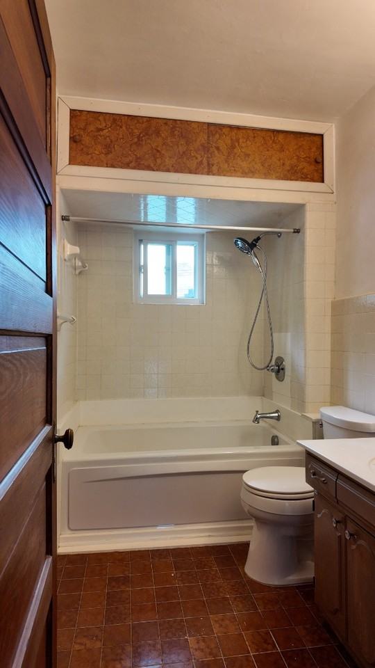 2750 Minot Ave - Photo 6 of 8