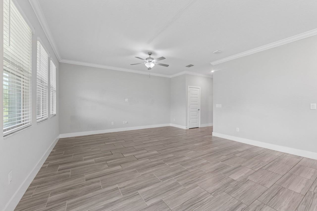 17970 Fenders Way - Photo 7 of 42