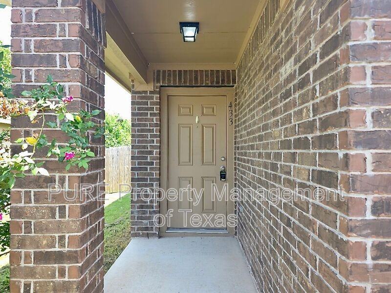 433 Moulins Ln - Photo 2 of 21