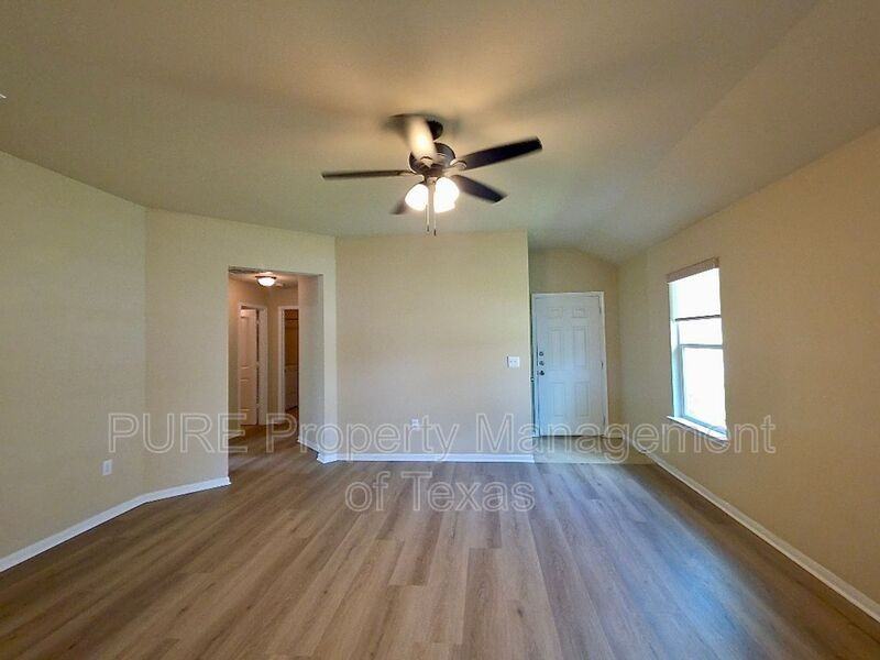 433 Moulins Ln - Photo 3 of 21