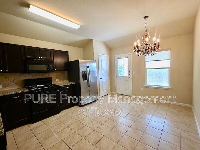 433 Moulins Ln - Photo 7 of 21