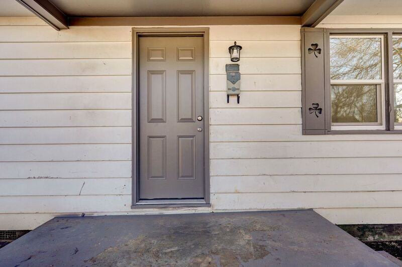 1816 W Olive St - Photo 3 of 17