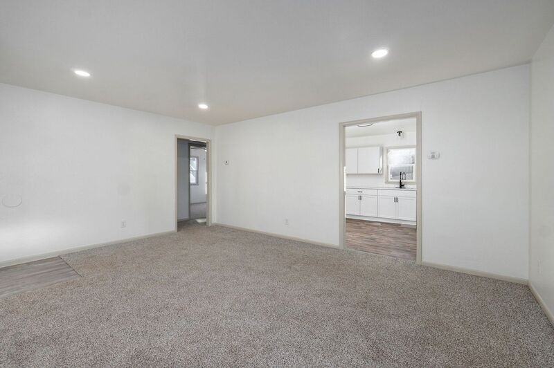 1816 W Olive St - Photo 5 of 17