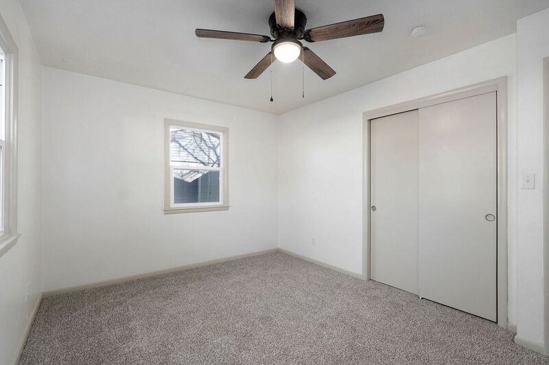 1816 W Olive St - Photo 7 of 17